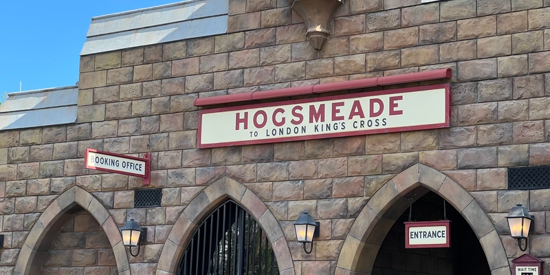 Hogwarts Express - Hogsmeade Station